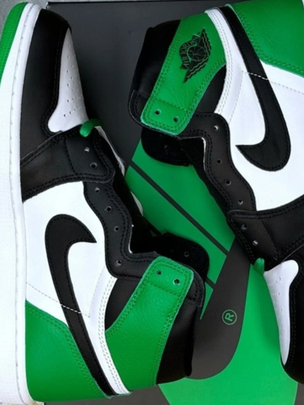 NWT Men's Jordan 1 Retro OG Sneaker